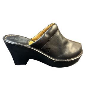 Born Women's Black Mule Leather Clogs Closed Toe Wedge Heel Size 8